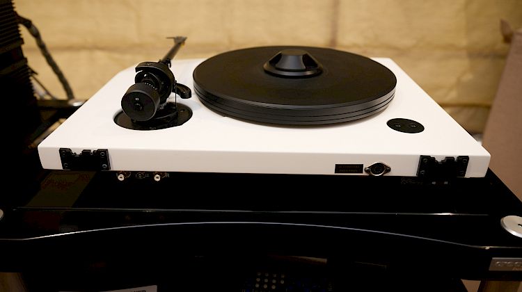 Image of Oracle Paris Mk V Turntable For sale at iDreamAV